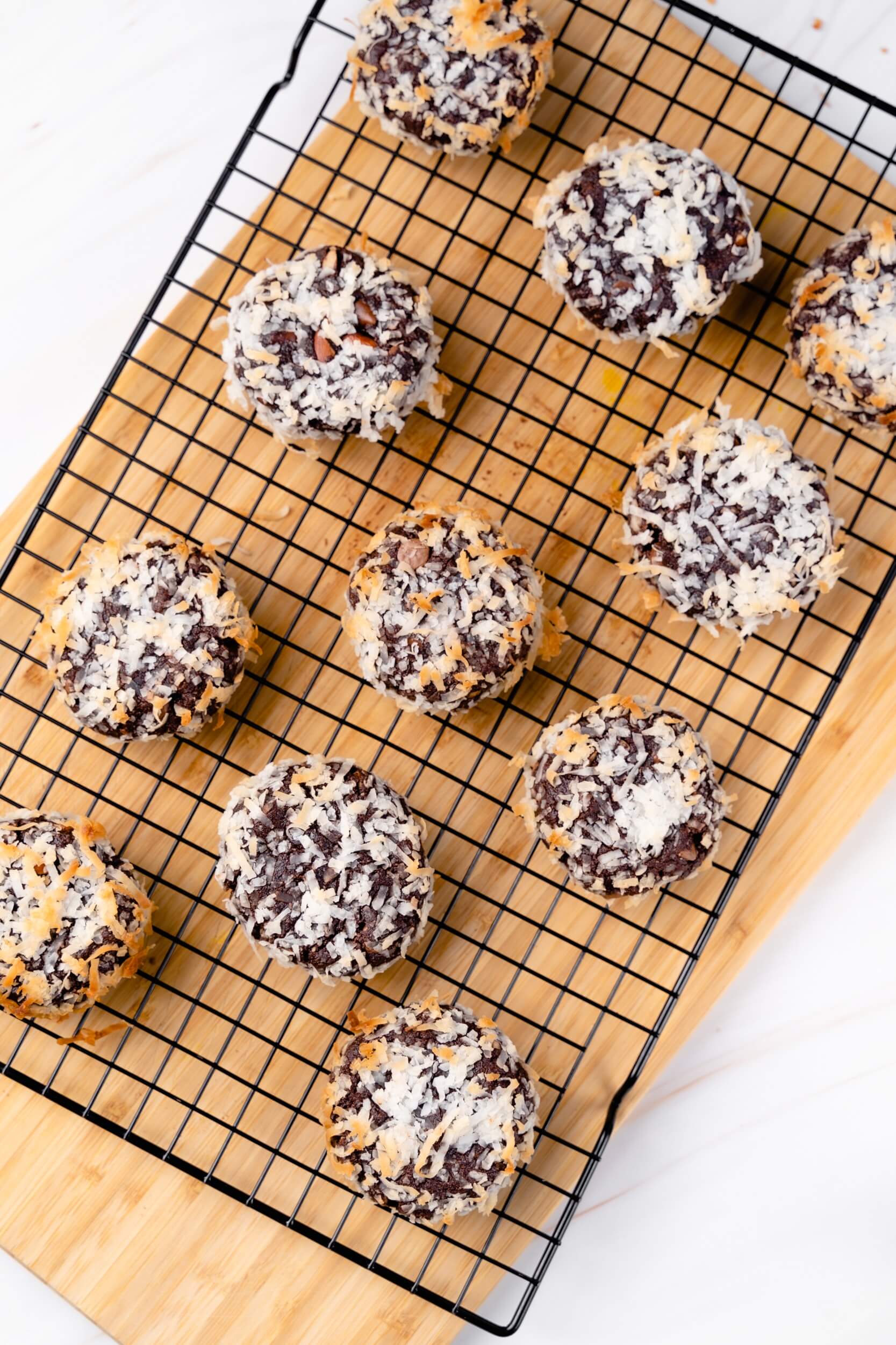 Chocolate Macaroon Cookies With Coconut